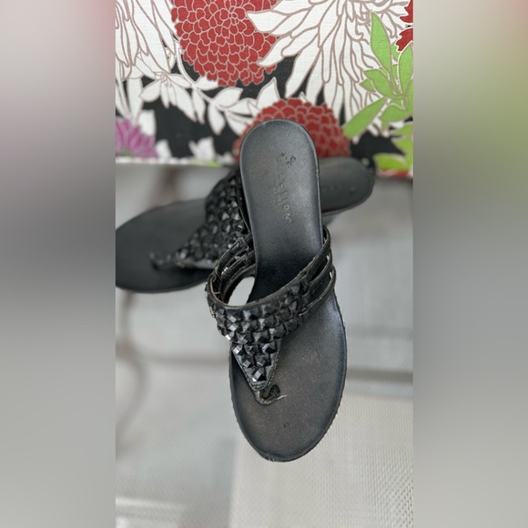 Ladies Kenneth Cole Sandals - Picture 5 of 6